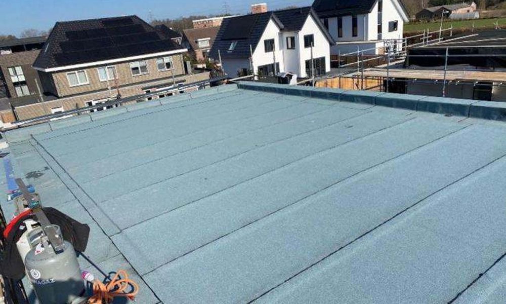 Nieuw dak in Elsloo laten aanleggen Geheel nieuw plat dak aangelegd